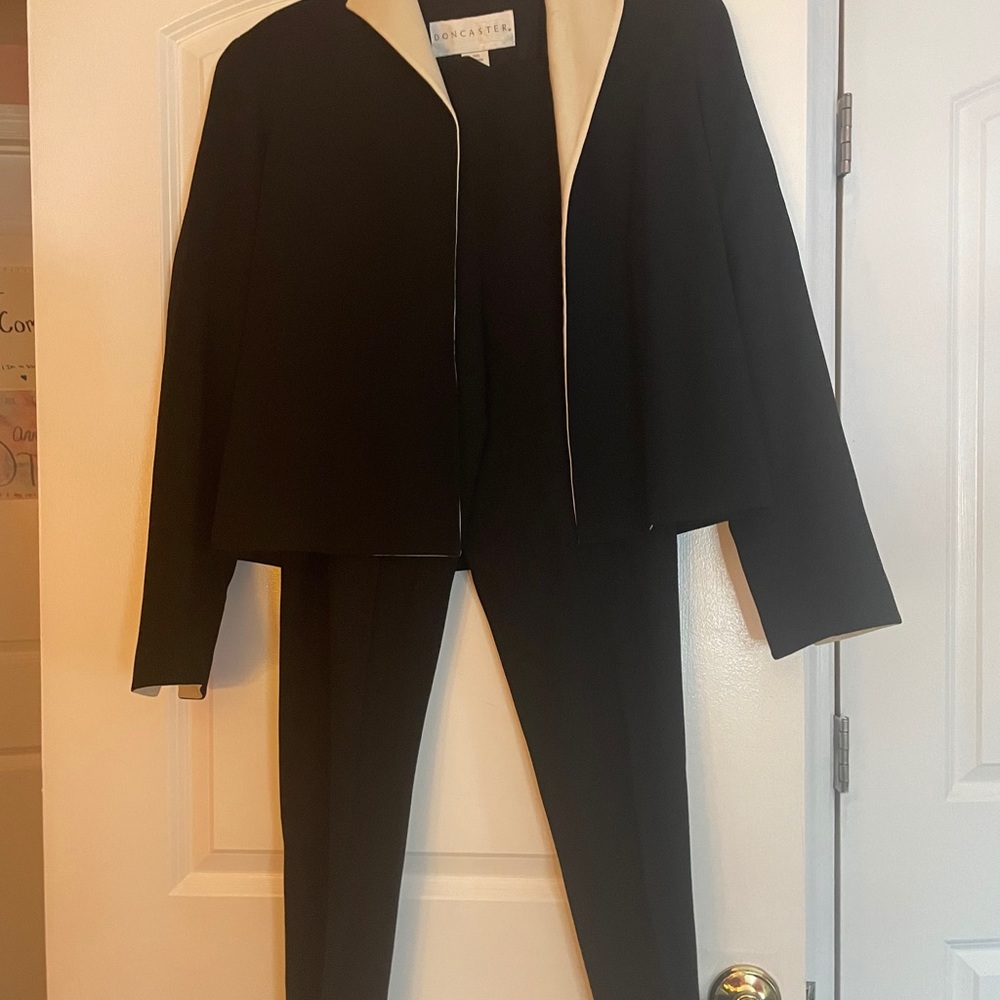 Designer - Picture 9 of 10